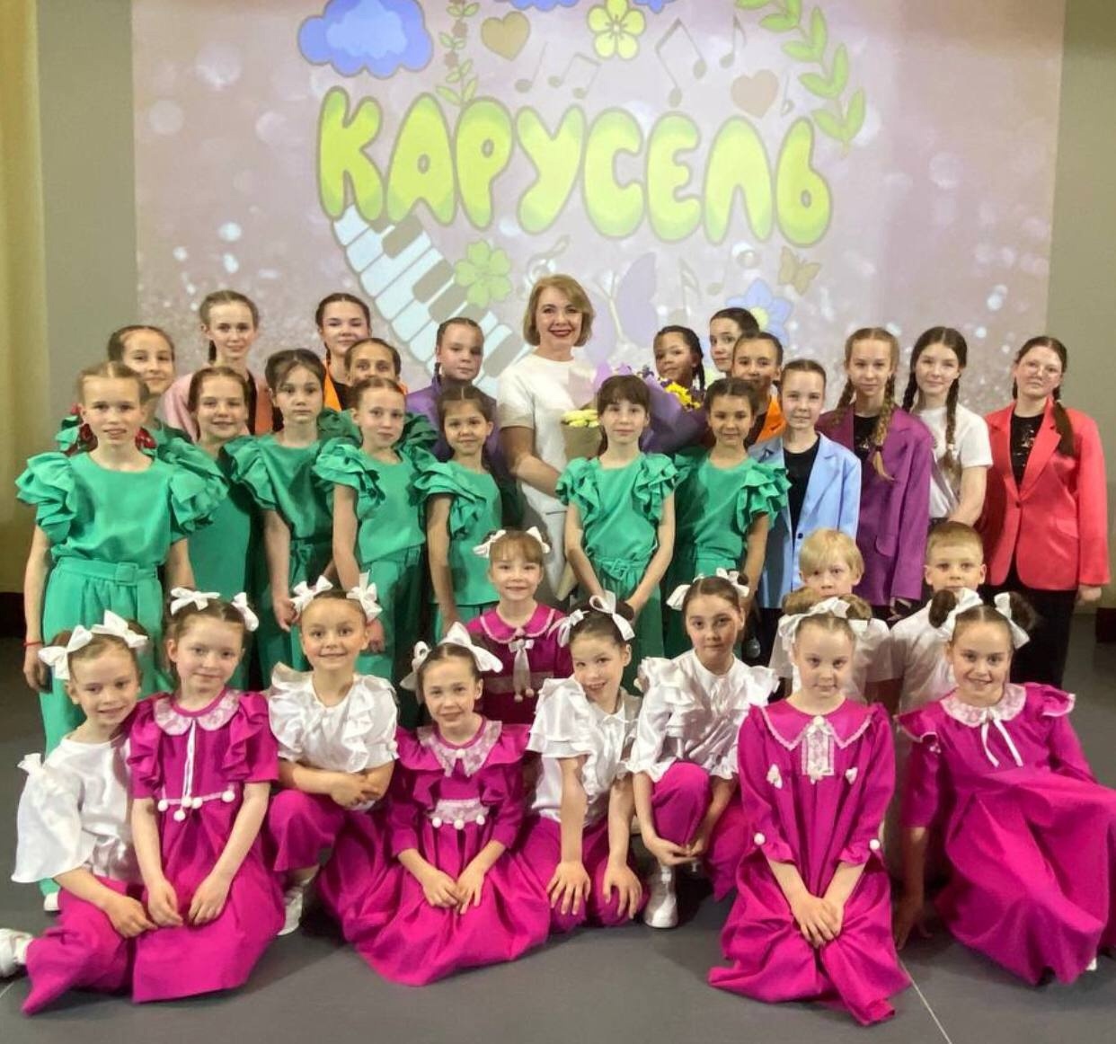 Образцовый Ансамбль эстрадной песни &amp;quot;КАРУСЕЛЬ&amp;quot;.